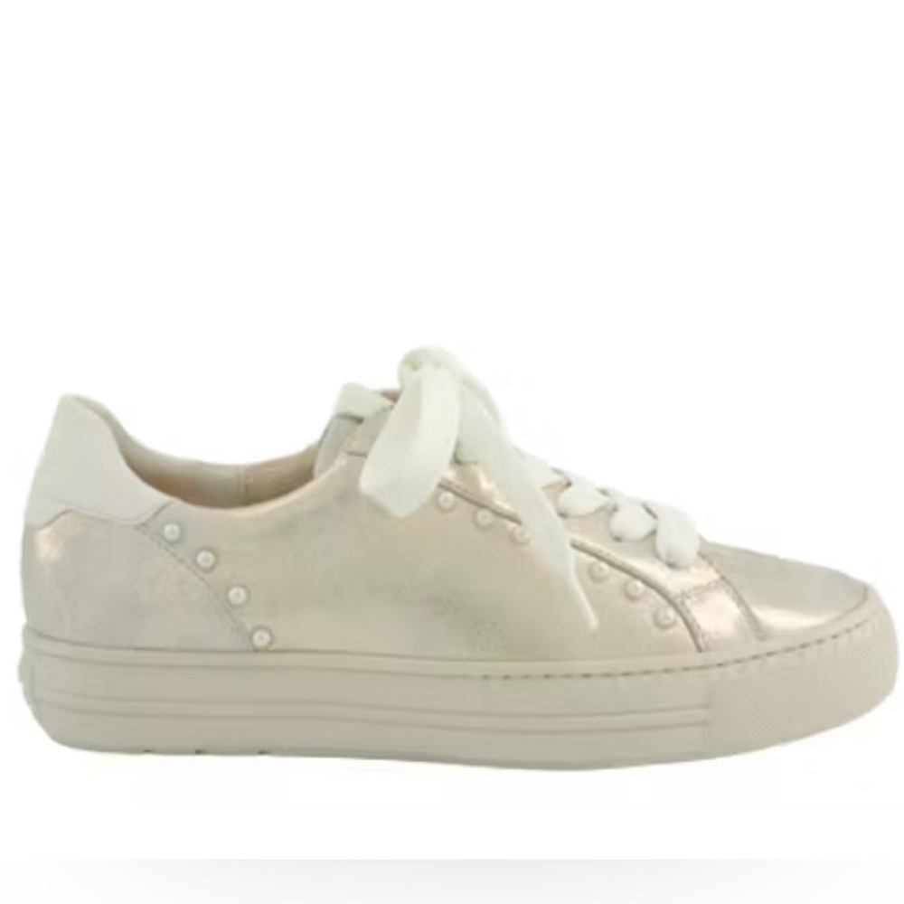 Leather Sneakers with faux pearl details. US 10, beige metallic Leather